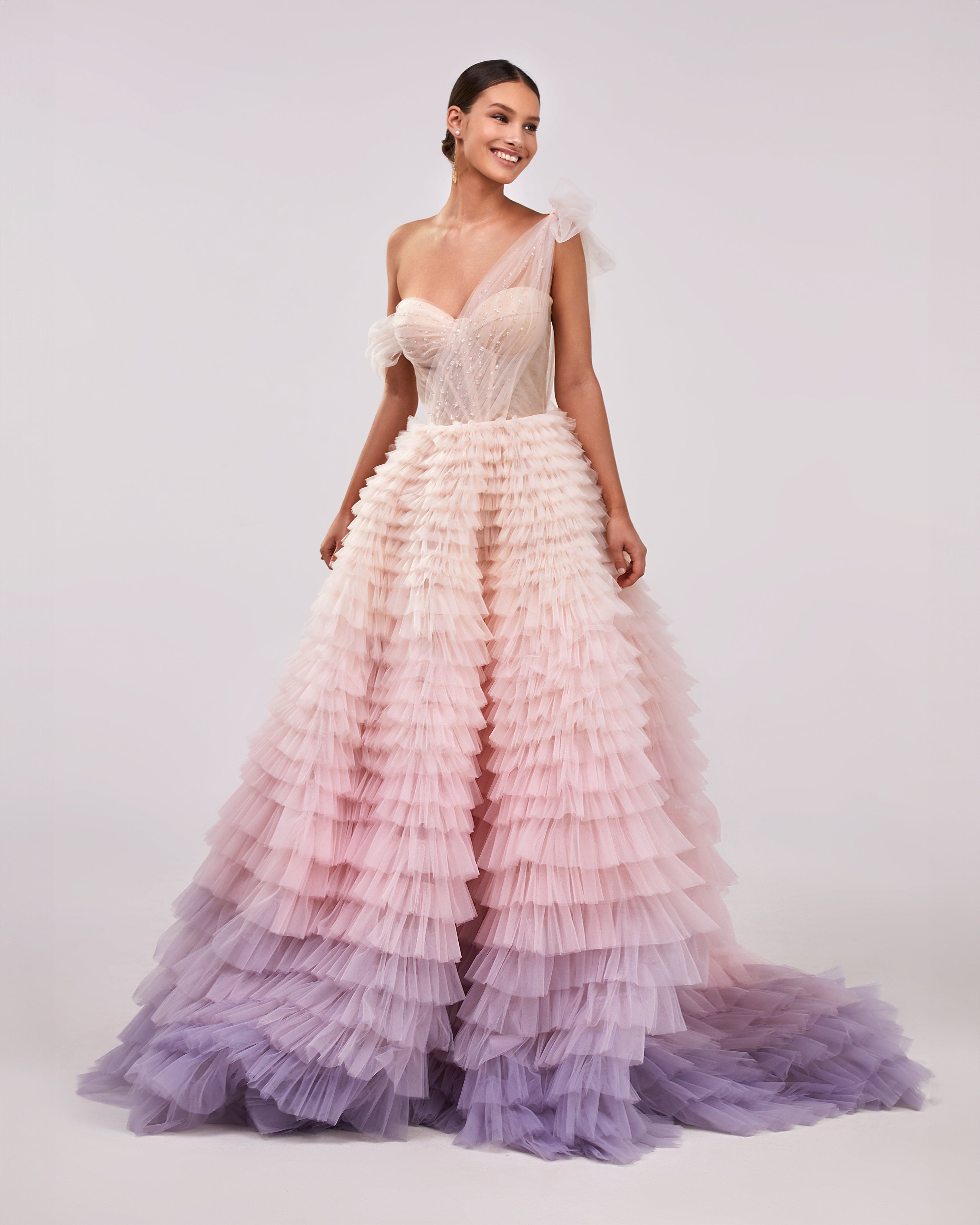 Charming ball gown with the frill-layered ombre maxi skirt