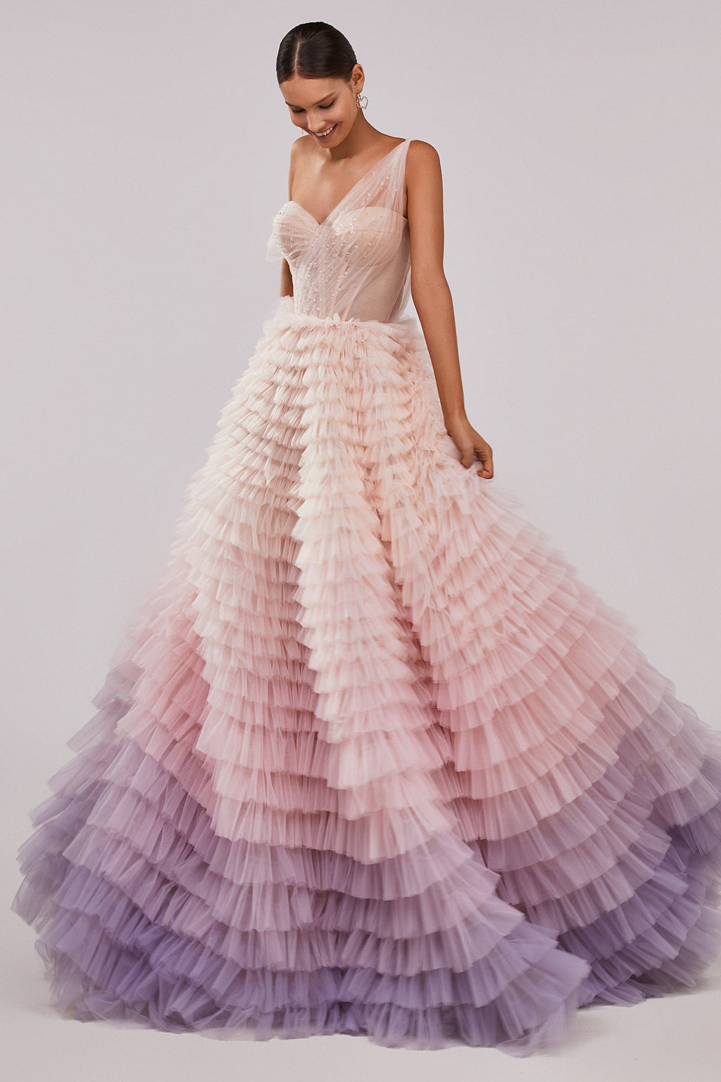 Charming ball gown with the frill-layered ombre maxi skirt