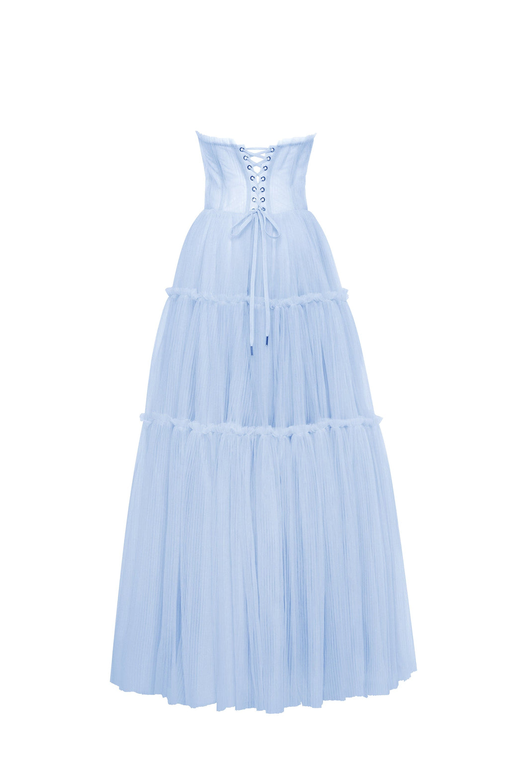 فستان طويل من التول باللون الأزرق الفاتح مع تنورة مكشكشة