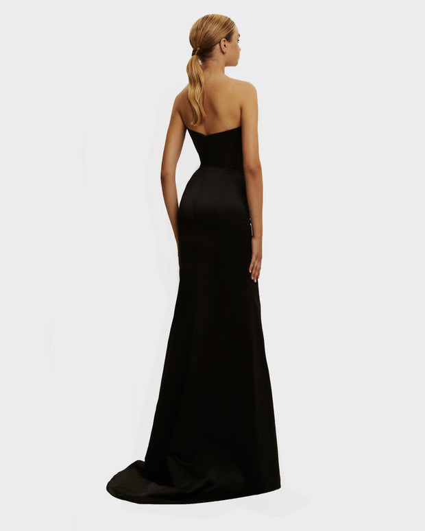 Black Elegant strapless trumpet evening gown
