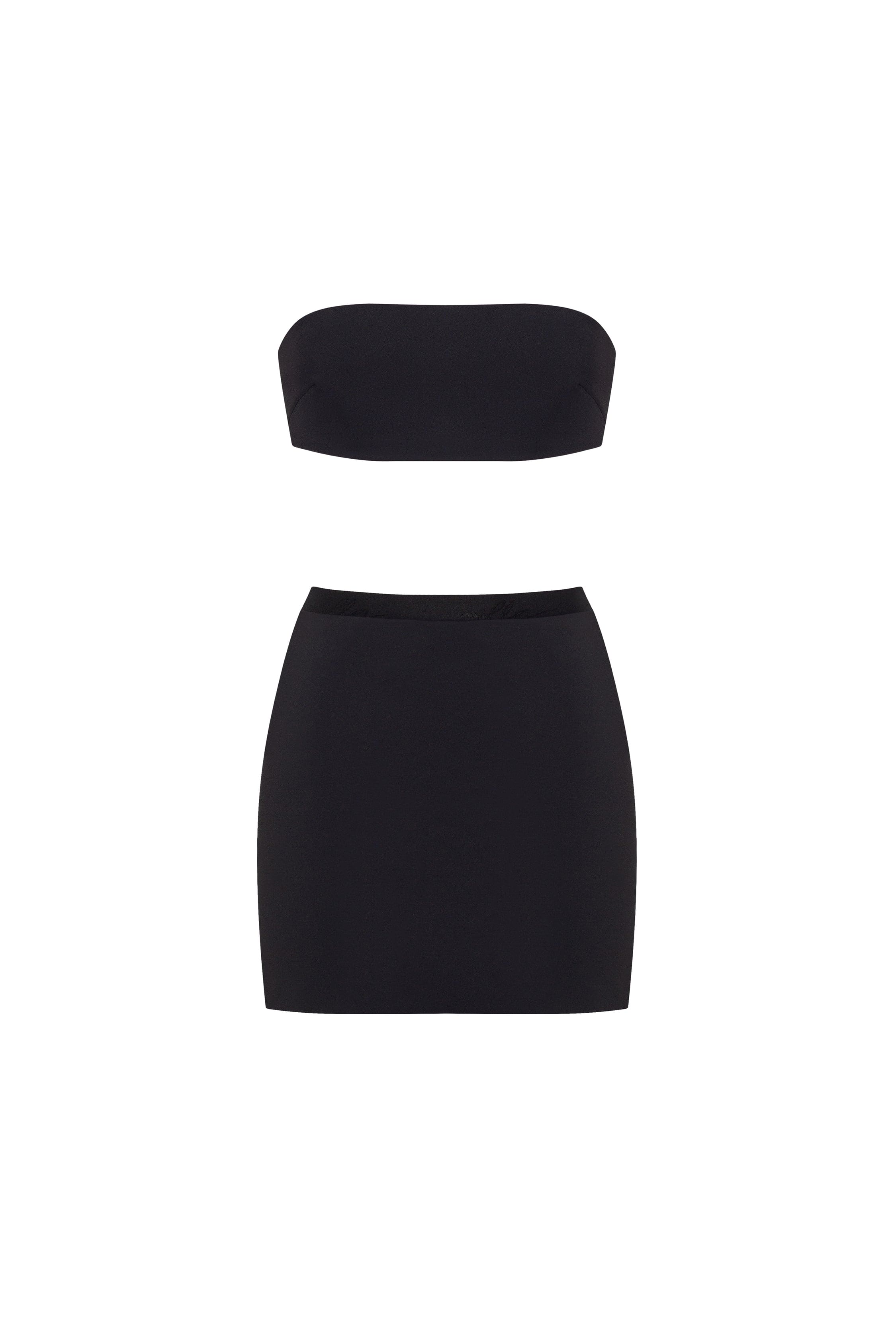 فستان قصير جذاب من الدانتيل شبه الشفاف باللون الأسود