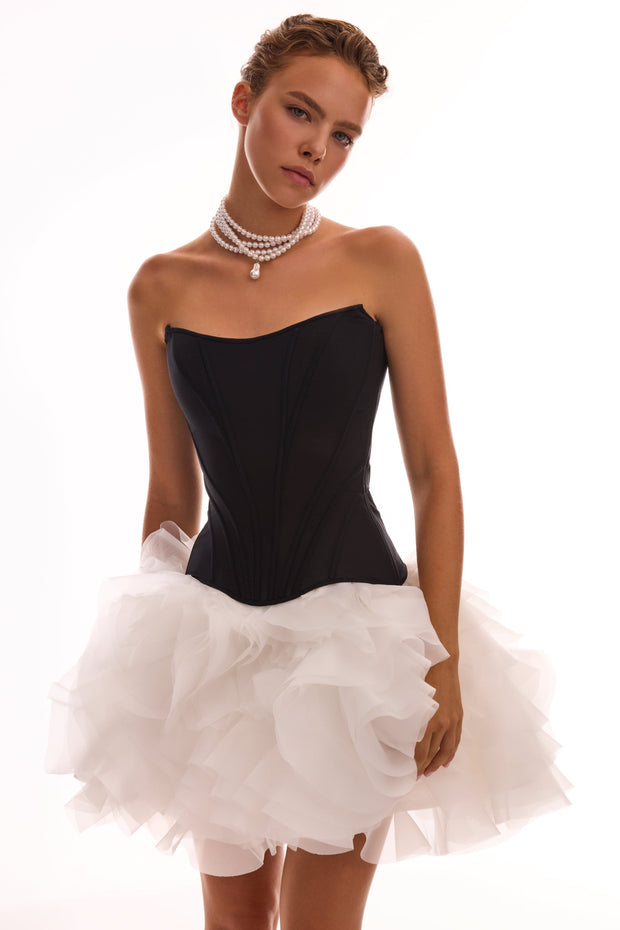 Chic low-waist black fitted corset