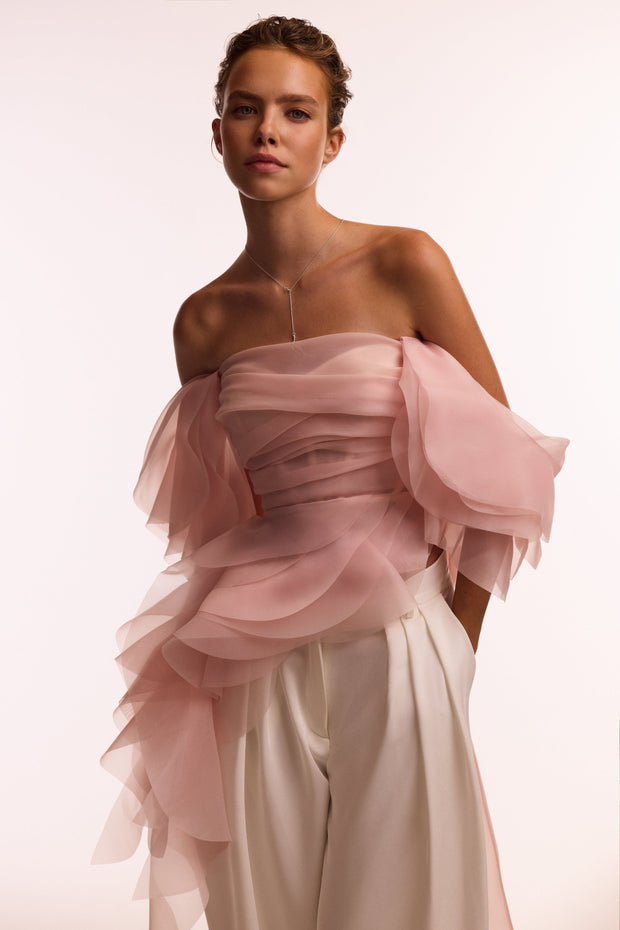 Dreamy off-shoulder blouse with meringue flounces in misty rose