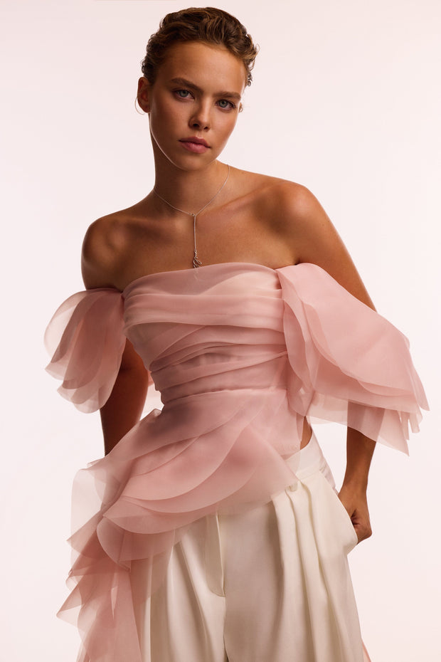 Dreamy off-shoulder blouse with meringue flounces in misty rose